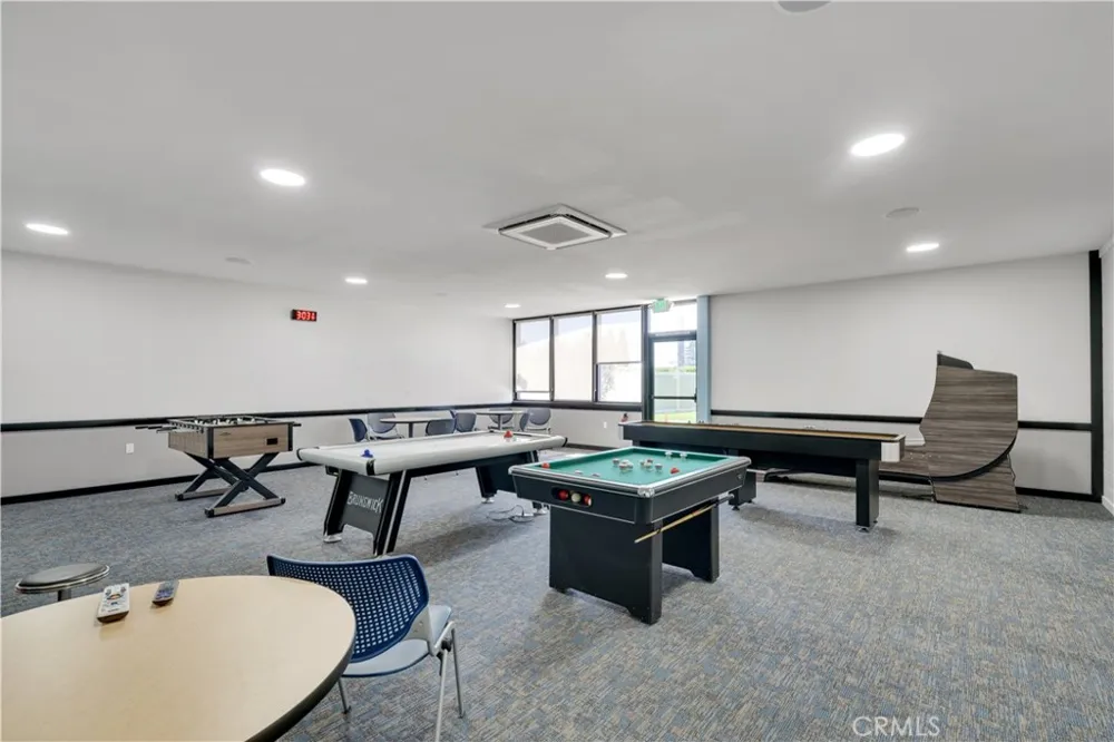 1261 Knollwood Road M4-45i Seal Beach, CA 90740