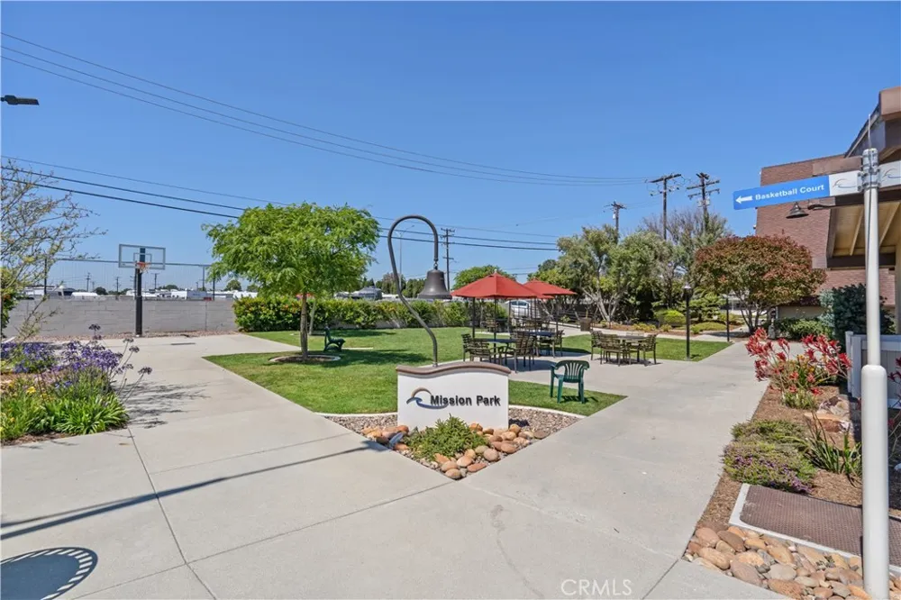 1261 Knollwood Road M4-45i Seal Beach, CA 90740