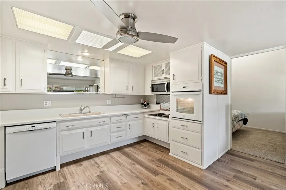 1261 Knollwood Road M4-45i Seal Beach, CA 90740