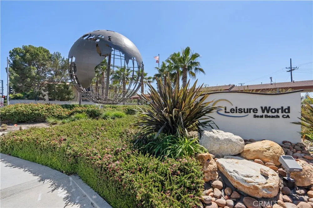 1261 Knollwood Road M4-45i Seal Beach, CA 90740