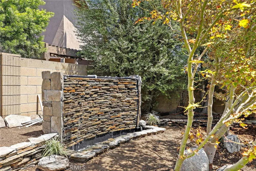 8719 Hummingbird Fountain Valley, CA 92708