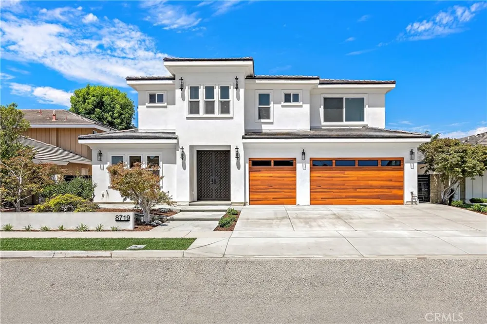 8719 Hummingbird Fountain Valley, CA 92708