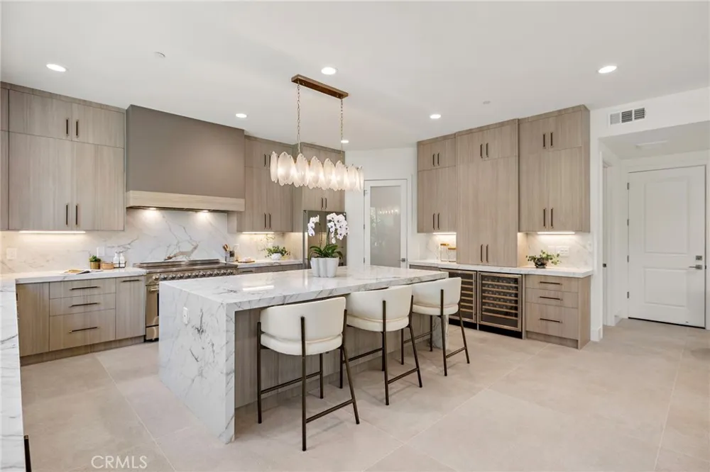 8719 Hummingbird Fountain Valley, CA 92708