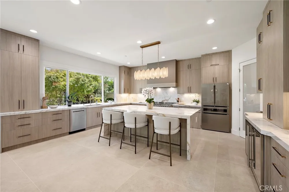 8719 Hummingbird Fountain Valley, CA 92708