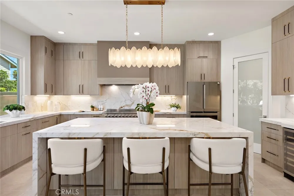 8719 Hummingbird Fountain Valley, CA 92708