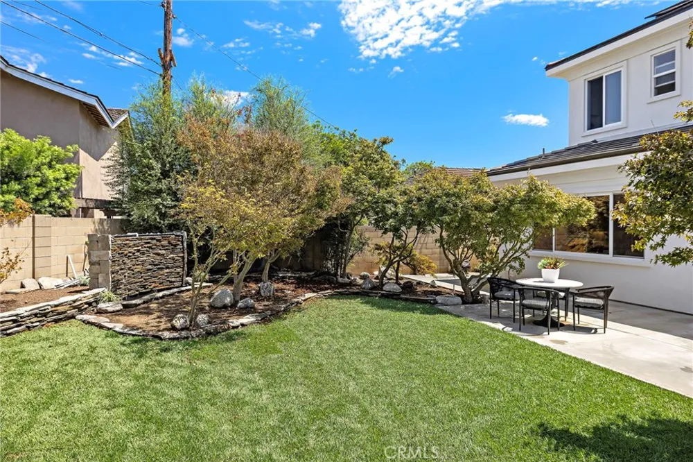 8719 Hummingbird Fountain Valley, CA 92708