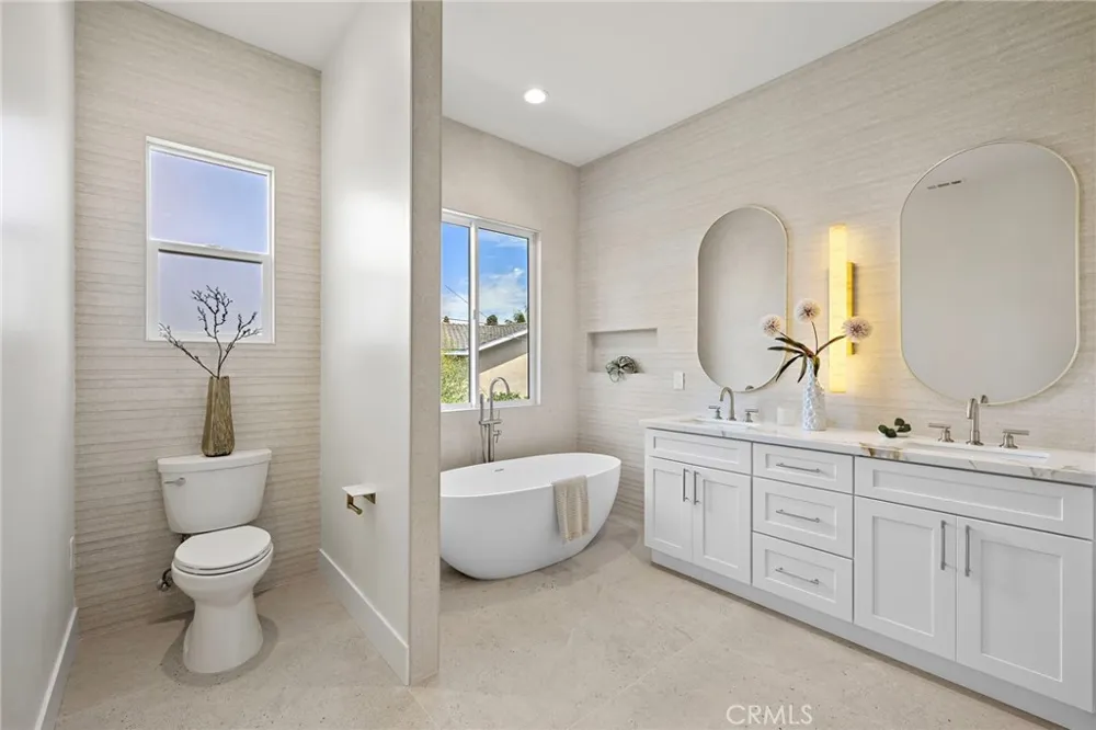 8719 Hummingbird Fountain Valley, CA 92708