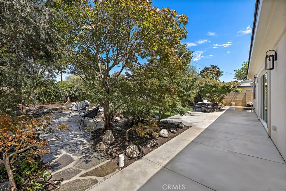 8719 Hummingbird Fountain Valley, CA 92708