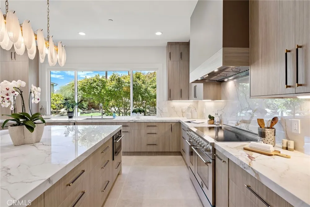 8719 Hummingbird Fountain Valley, CA 92708