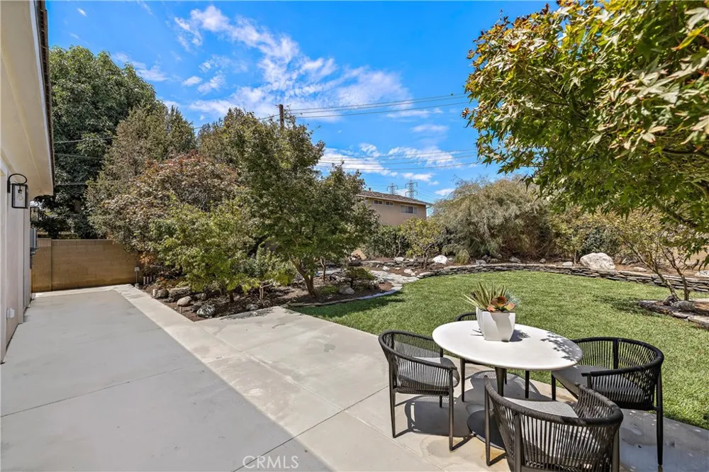 8719 Hummingbird Fountain Valley, CA 92708