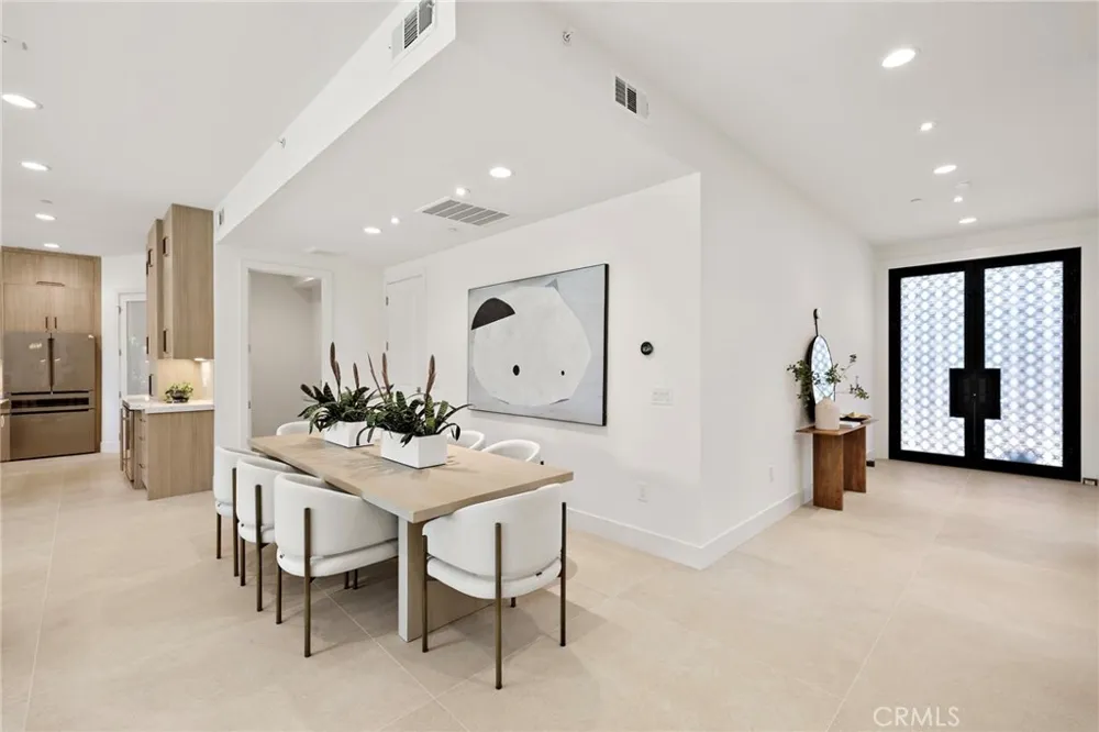 8719 Hummingbird Fountain Valley, CA 92708
