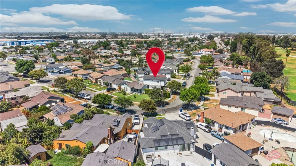 5833 Glady South Gate, CA 90280