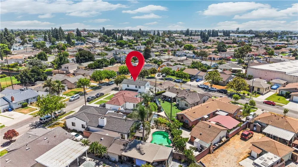 5833 Glady South Gate, CA 90280