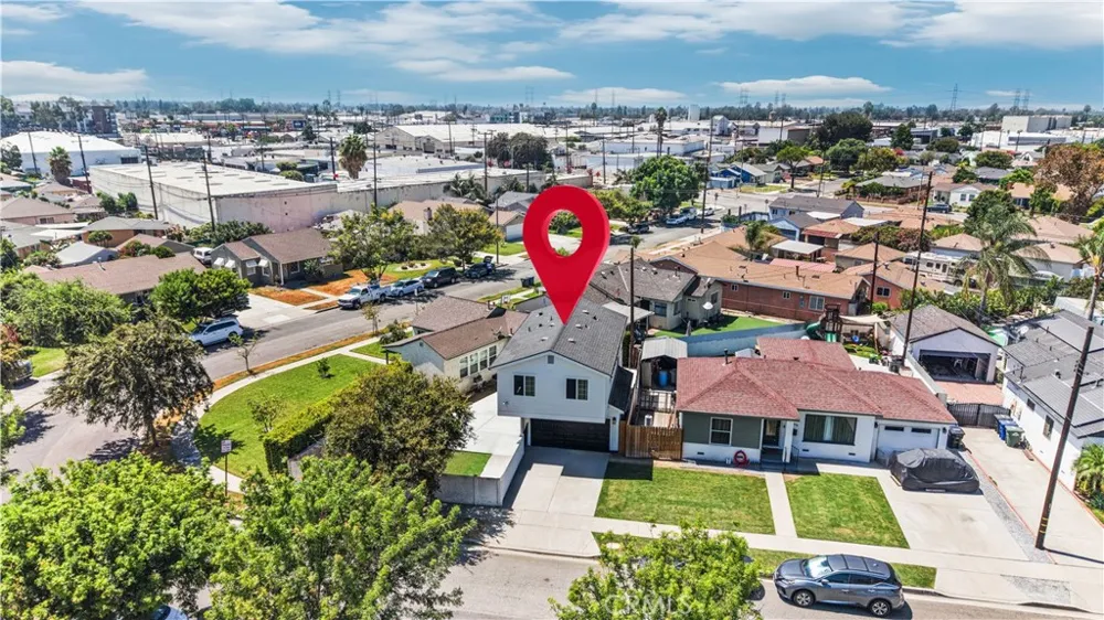 5833 Glady South Gate, CA 90280