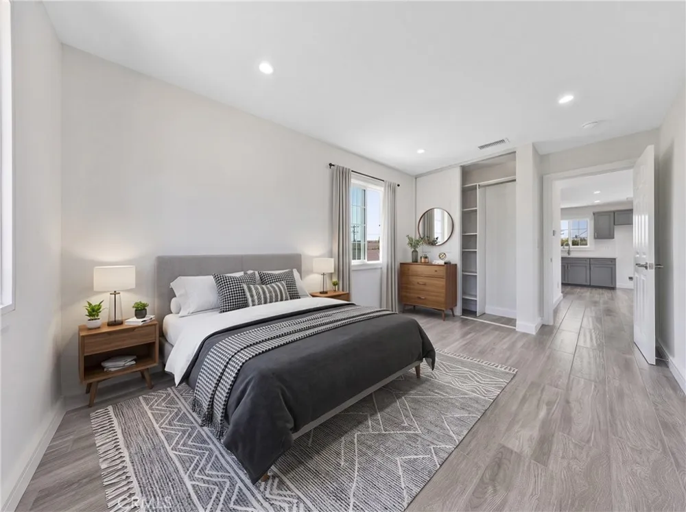 5833 Glady South Gate, CA 90280