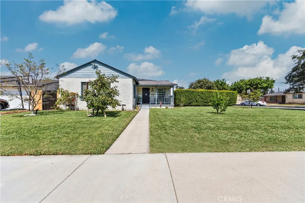 5833 Glady South Gate, CA 90280