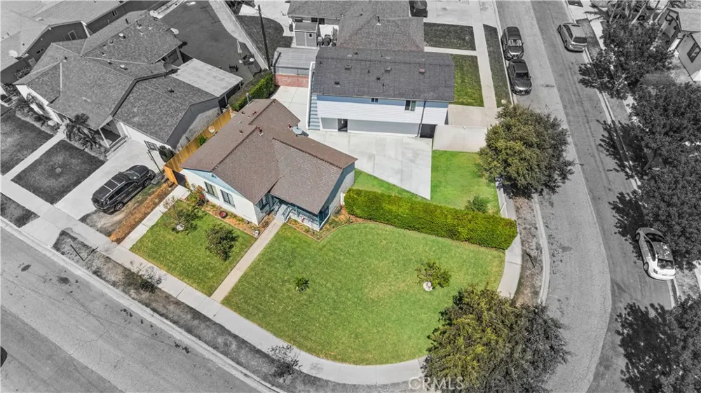 5833 Glady South Gate, CA 90280
