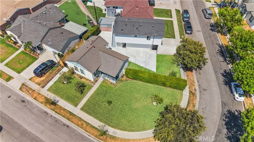 5833 Glady South Gate, CA 90280
