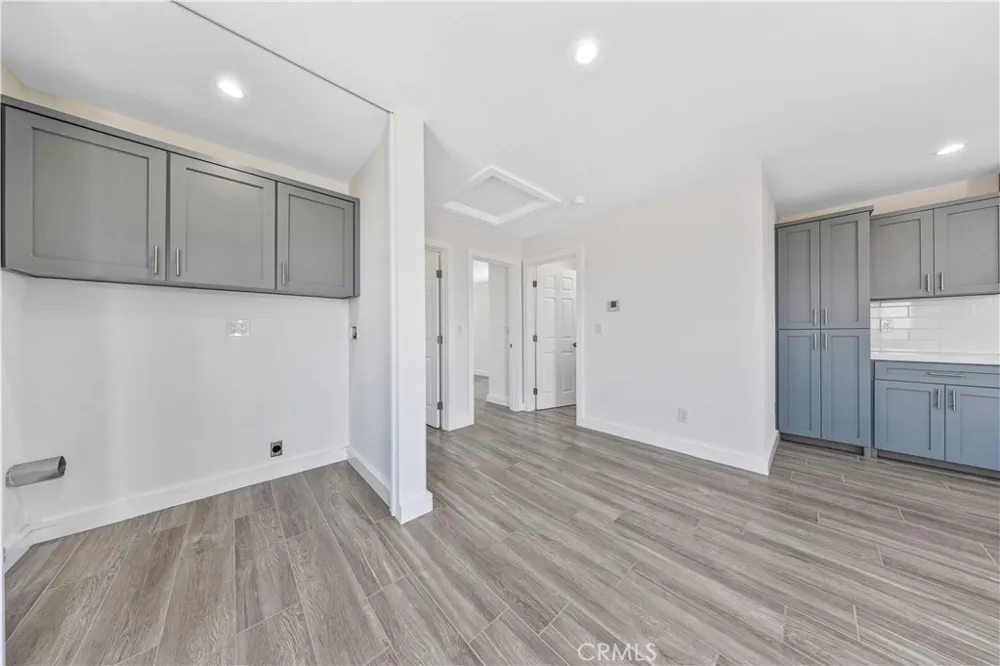 5833 Glady South Gate, CA 90280