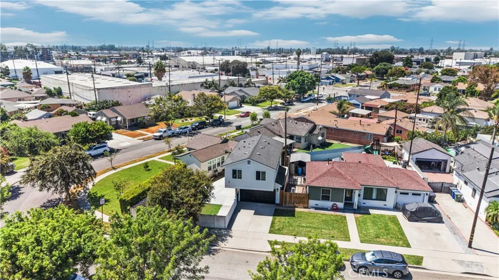 5833 Glady South Gate, CA 90280