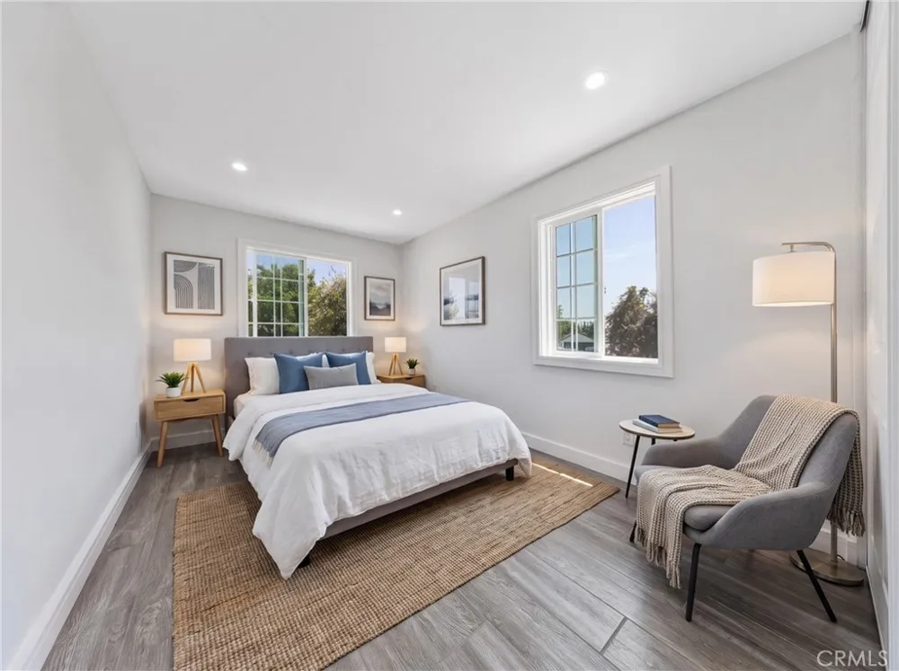 5833 Glady South Gate, CA 90280