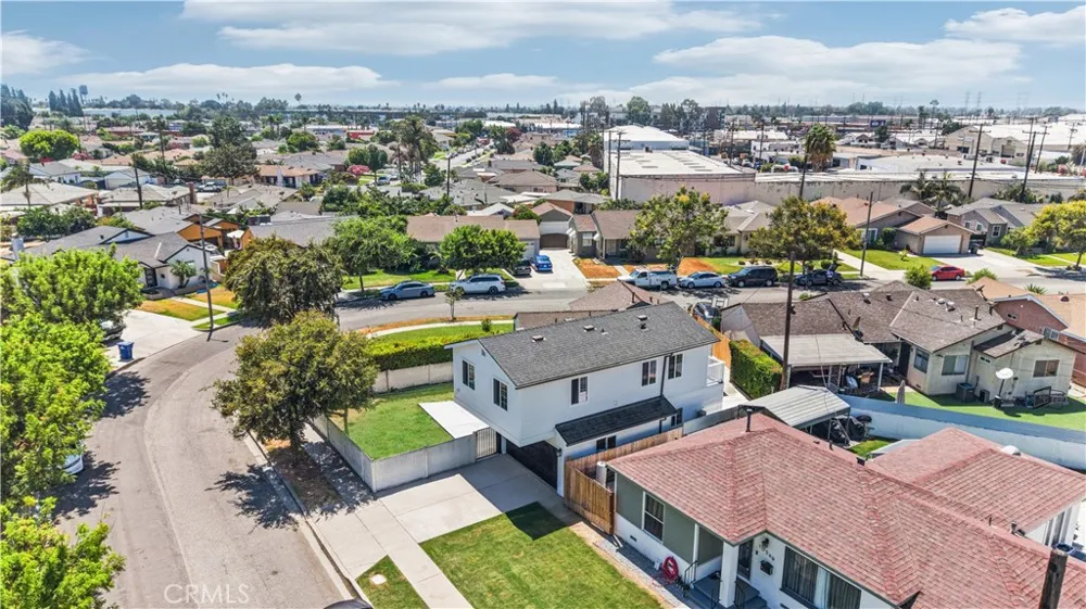 5833 Glady South Gate, CA 90280