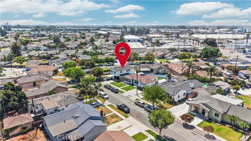 5833 Glady South Gate, CA 90280