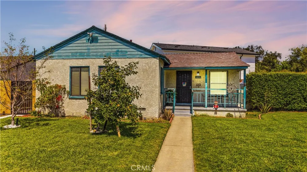 5833 Glady South Gate, CA 90280