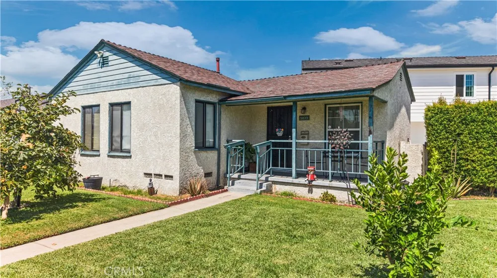 5833 Glady South Gate, CA 90280