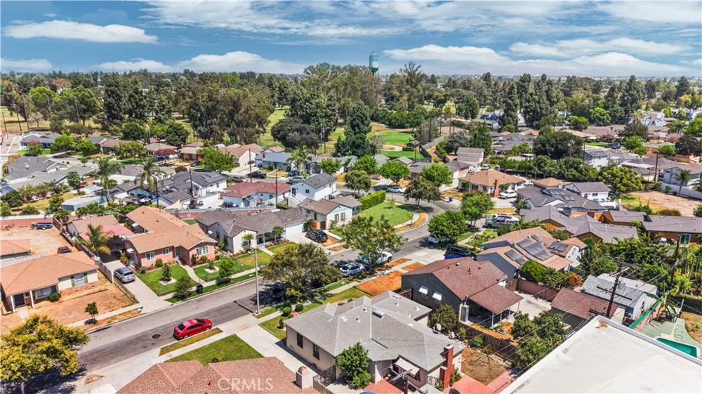 5833 Glady South Gate, CA 90280
