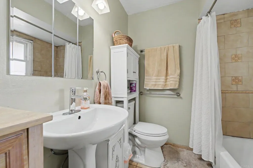 4852 Elsa Road San Diego, CA 92120