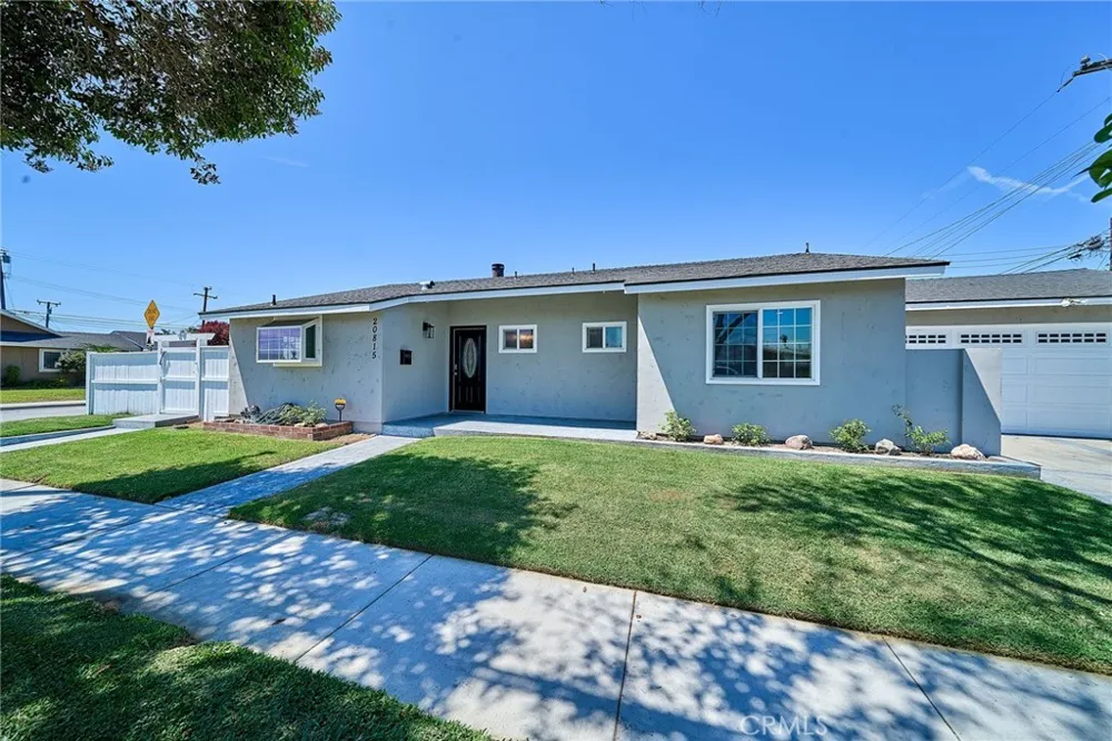 20815 Gridley Rd. Lakewood, CA 90715
