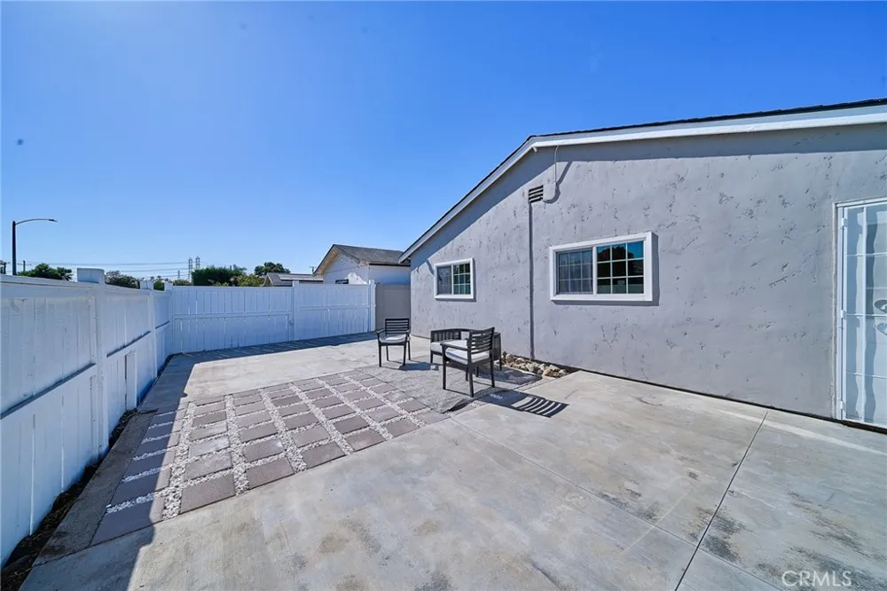 20815 Gridley Rd. Lakewood, CA 90715