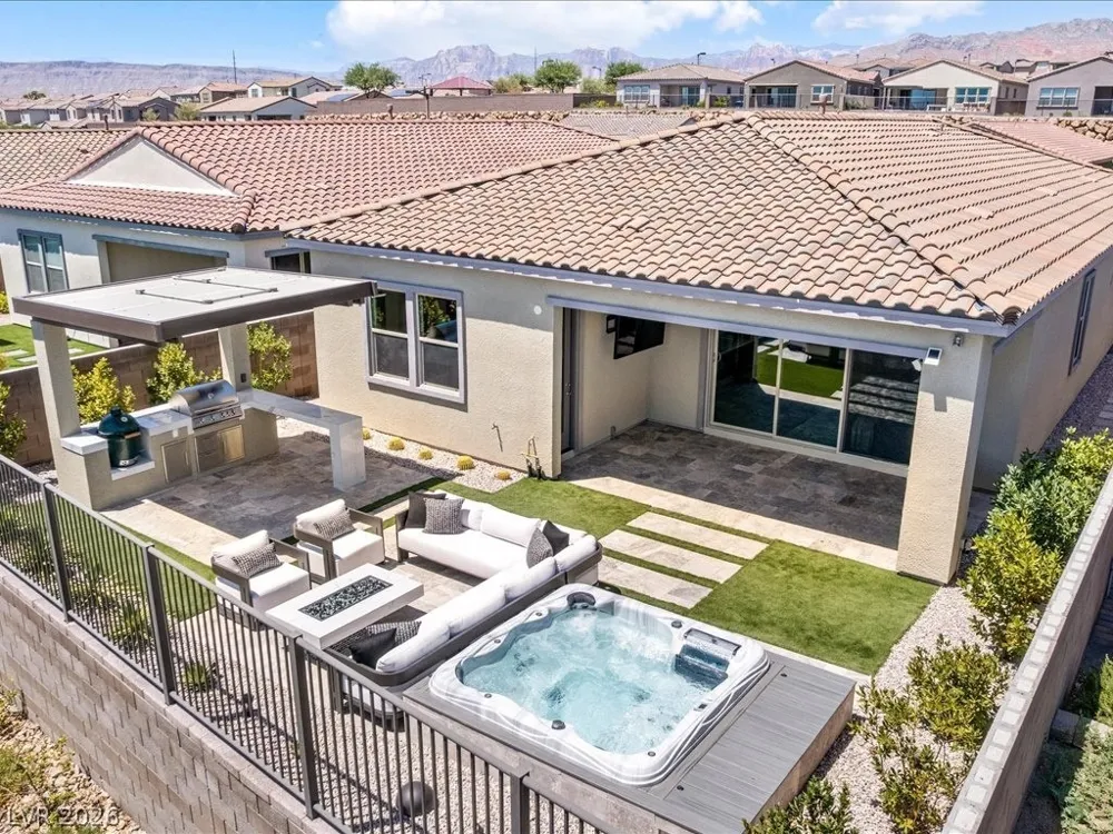 358 Nine Mile Creek Drive Las Vegas, NV 89138