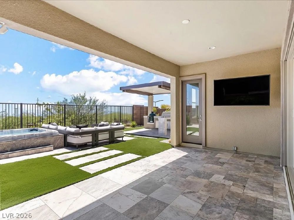 358 Nine Mile Creek Drive Las Vegas, NV 89138