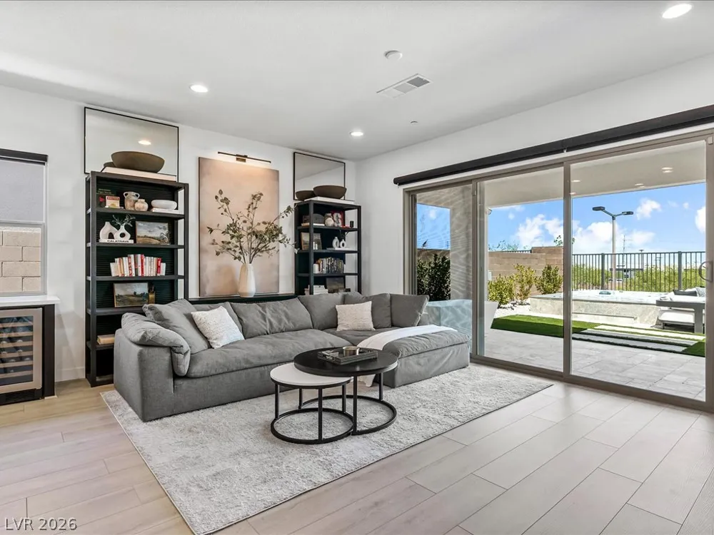 358 Nine Mile Creek Drive Las Vegas, NV 89138