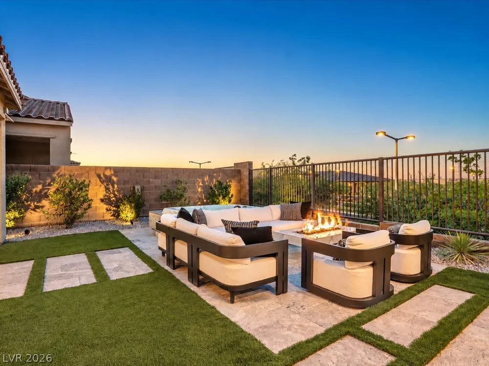 358 Nine Mile Creek Drive Las Vegas, NV 89138
