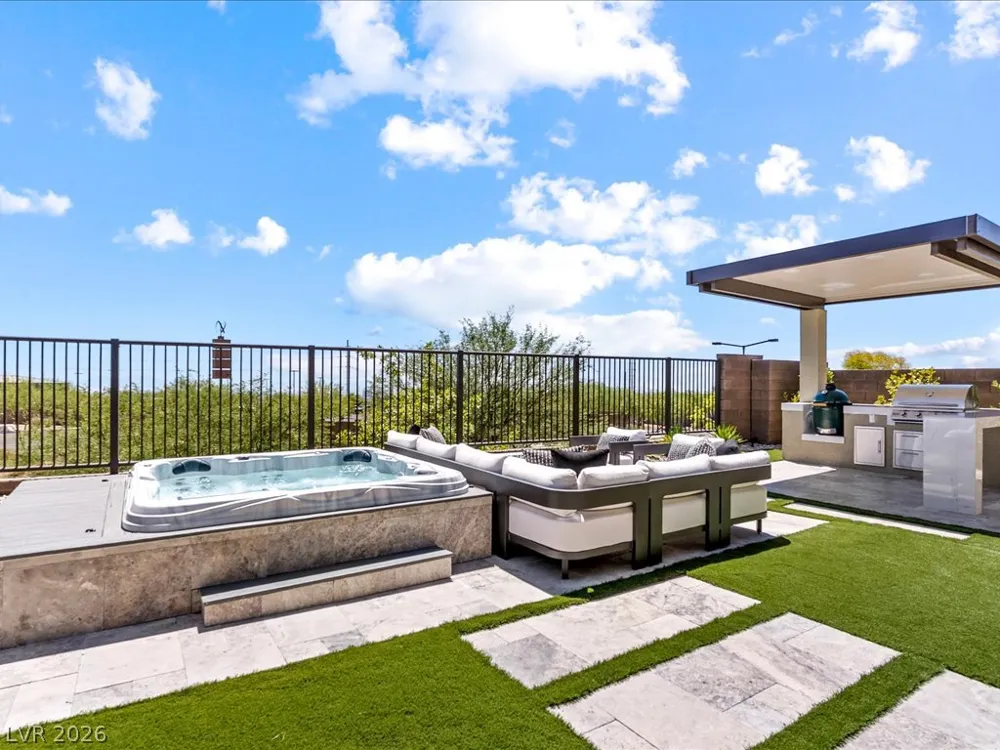 358 Nine Mile Creek Drive Las Vegas, NV 89138