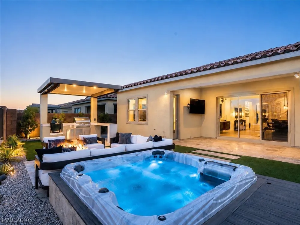 358 Nine Mile Creek Drive Las Vegas, NV 89138