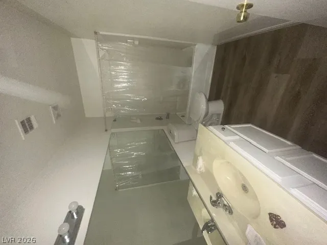 5335 Summertime Drive Las Vegas, NV 89142