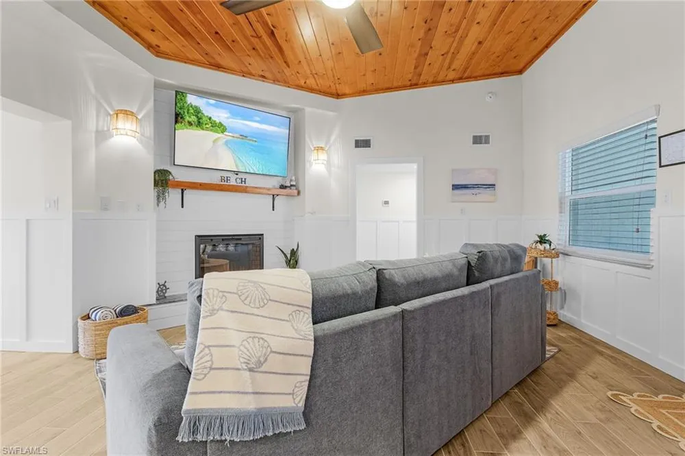 467 Madison Court Fort Myers Beach, FL 33931