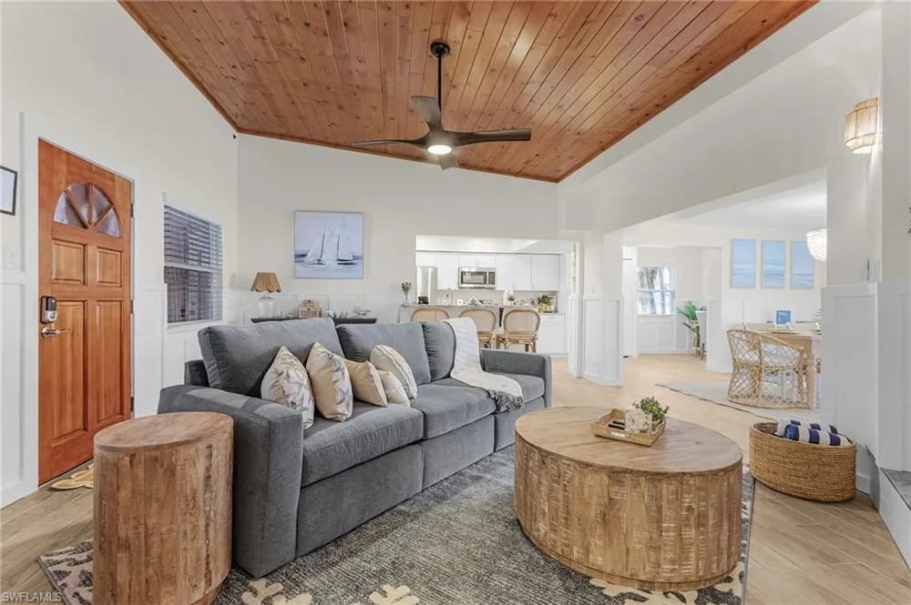 467 Madison Court Fort Myers Beach, FL 33931