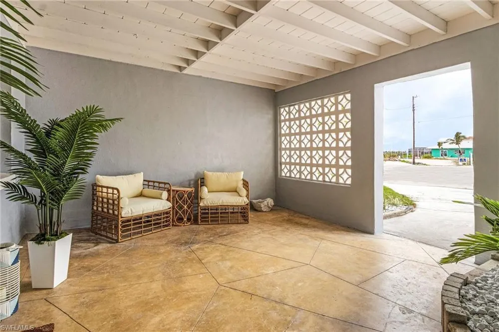 467 Madison Court Fort Myers Beach, FL 33931