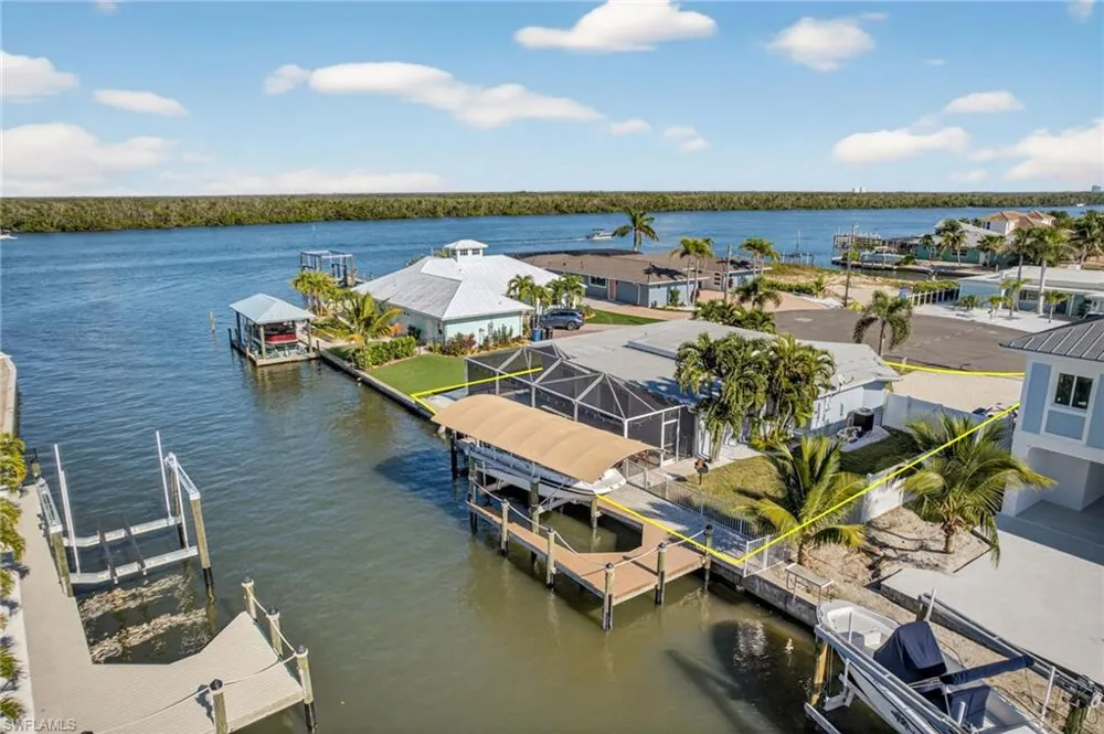 467 Madison Court Fort Myers Beach, FL 33931