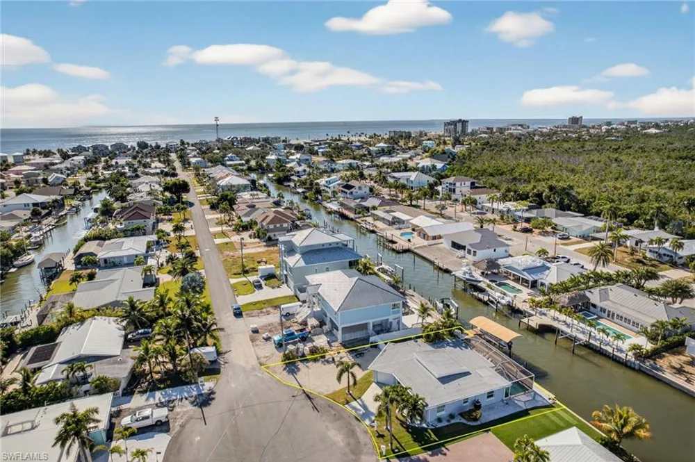 467 Madison Court Fort Myers Beach, FL 33931