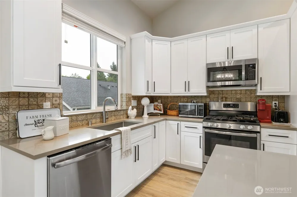 25719 Seabrook Place NE Kingston, WA 98346
