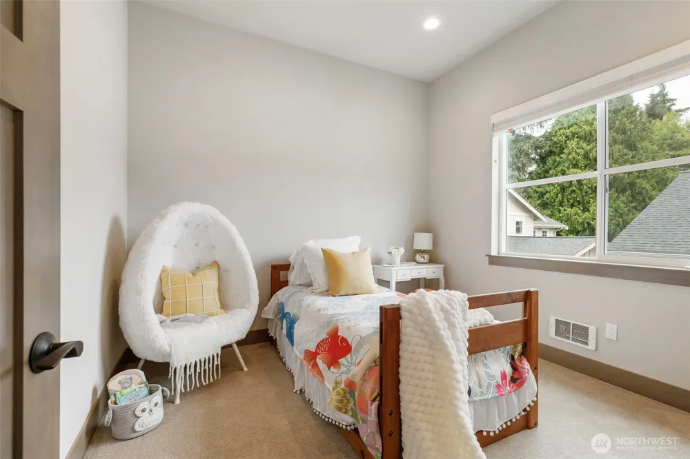 25719 Seabrook Place NE Kingston, WA 98346
