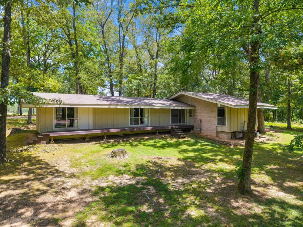 106 Lively Avenue Mt Pleasant, TX 75455