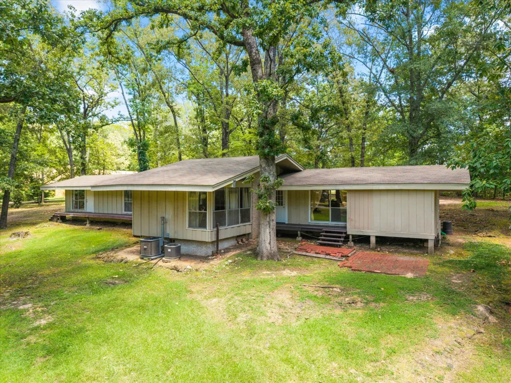 106 Lively Avenue Mt Pleasant, TX 75455
