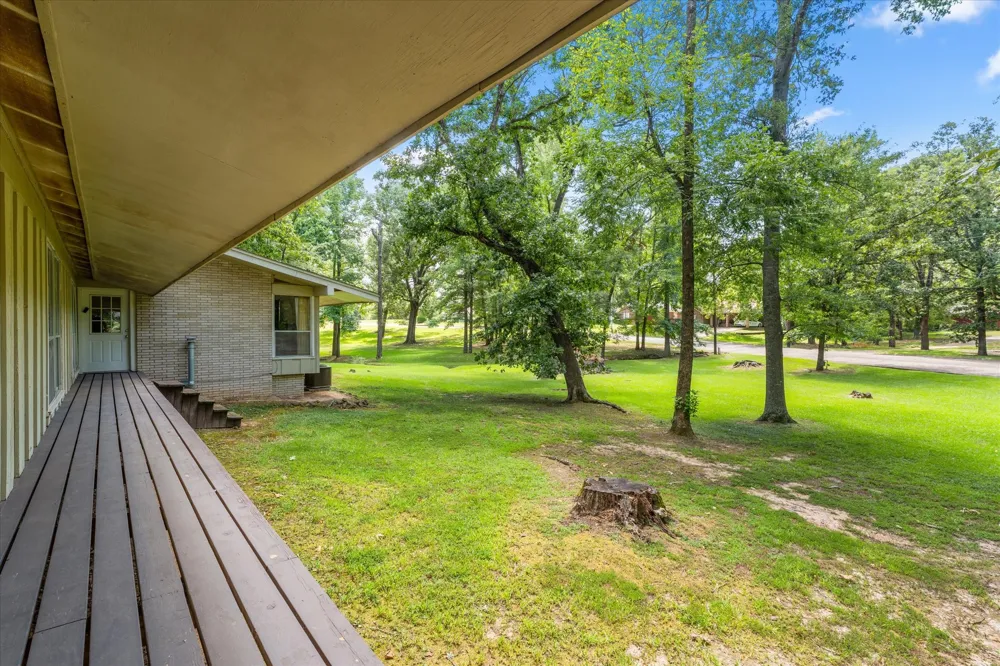 106 Lively Avenue Mt Pleasant, TX 75455